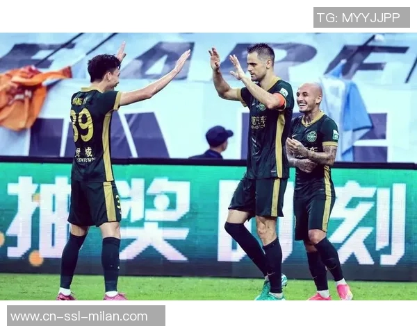 绿城与四川的激烈对决展现足球魅力与团队精神的完美结合